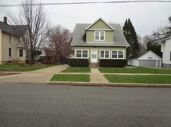 321 Orchard St, Elgin, IL 60123