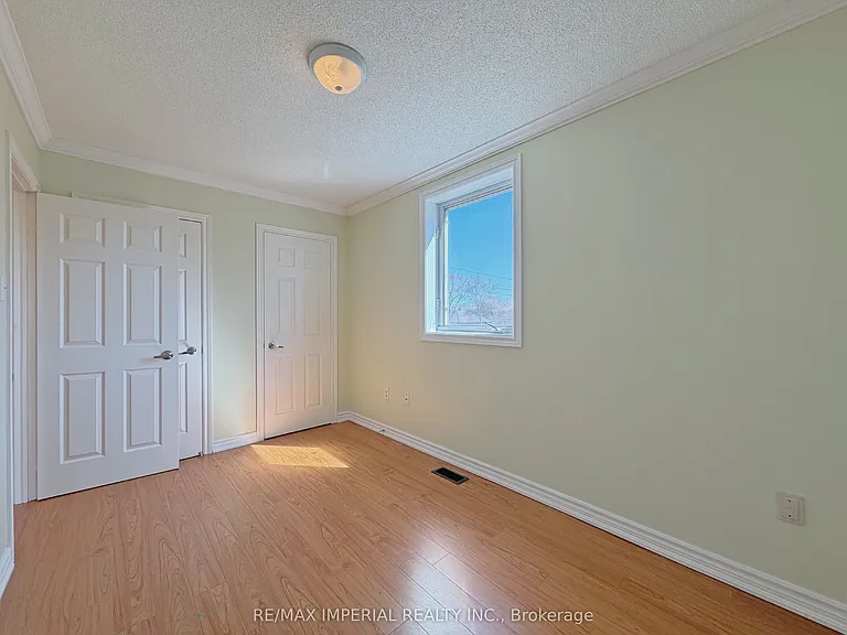621A The Queensway — Photo 24