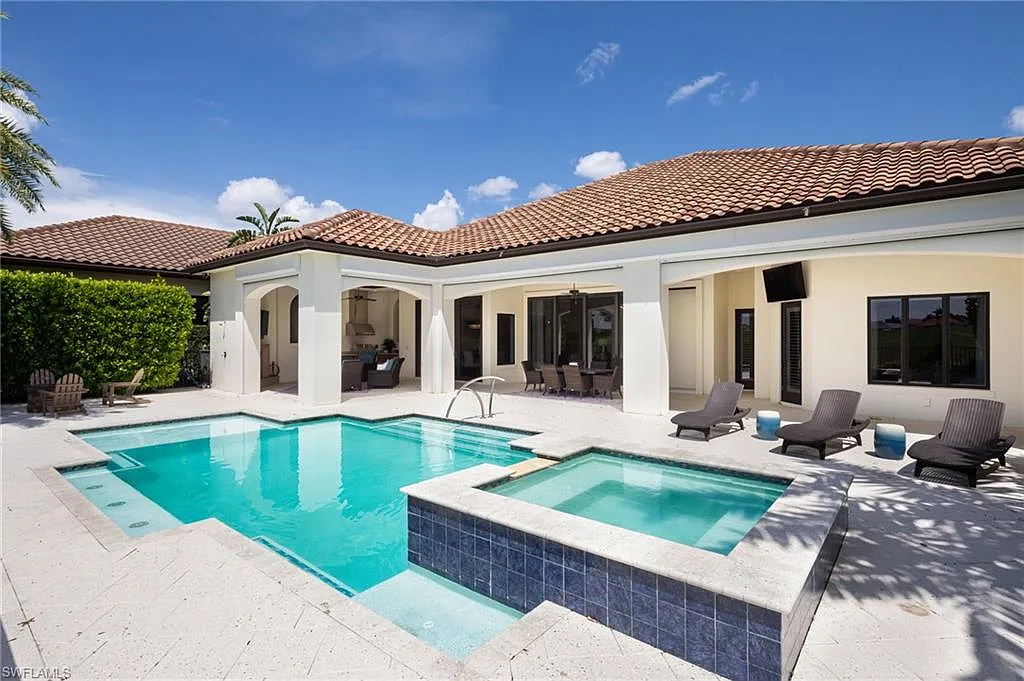 3 bed, 3.5 bath, 3689 sqft, $38,000 — Photo 3