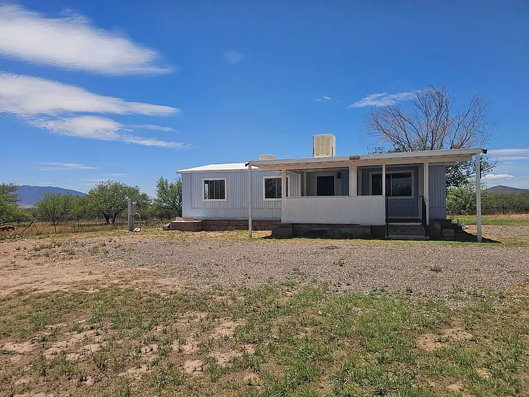 2078 S Kentucky St — Photo 1