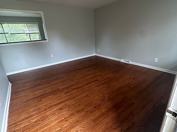 2nd image of 2519 Abelwood Rd