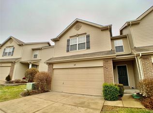 271 Shady Rock Ln, O'Fallon, MO 63368