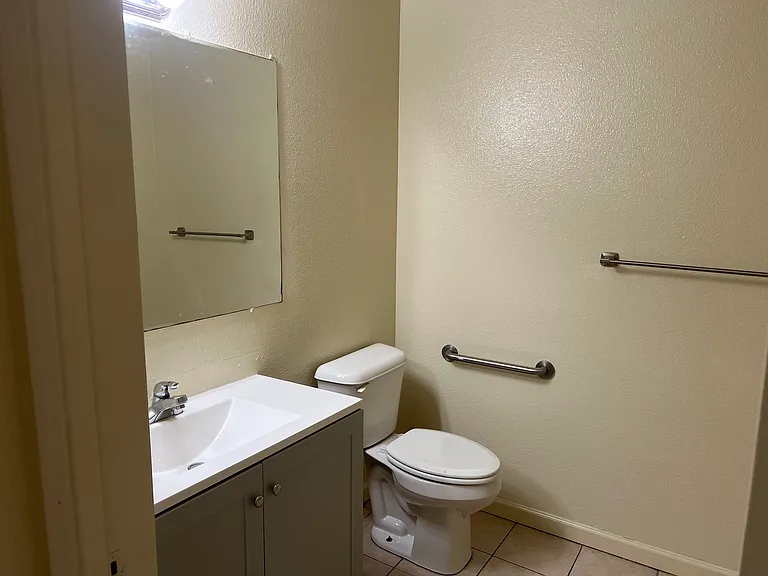 2001 Broadway Ave #111 — Photo 9