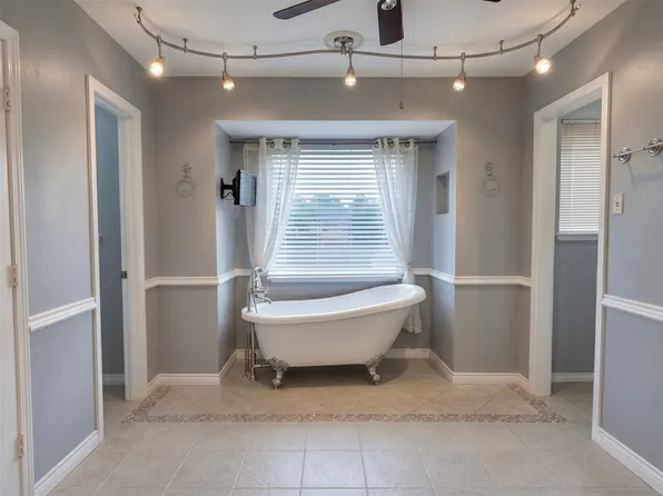1442 Marlene Pl, Desoto, TX 75115
