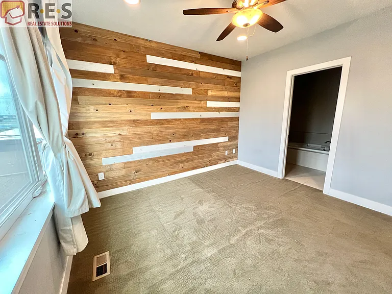 2945 Lawrence St — Photo 10