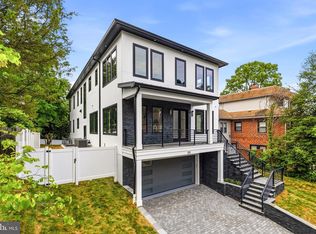 1211 20th St S, Arlington, VA 22202