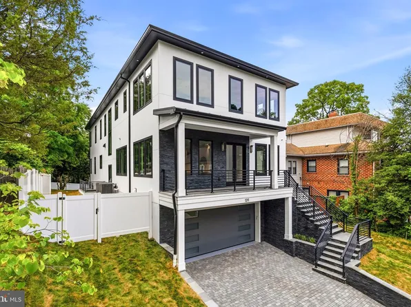 1211 20th St S, Arlington, VA 22202