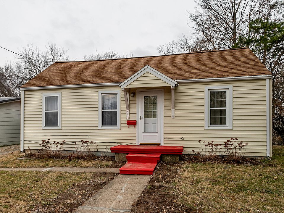 2nd image of 213 Tyler St