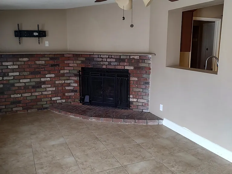 955 S 33rd Pl — Photo 7