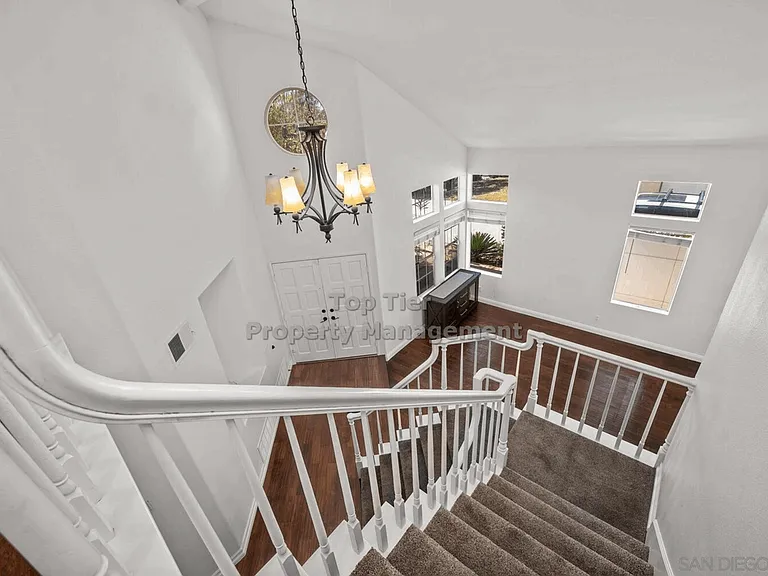 1690 Mountain Pass Cir — Photo 8