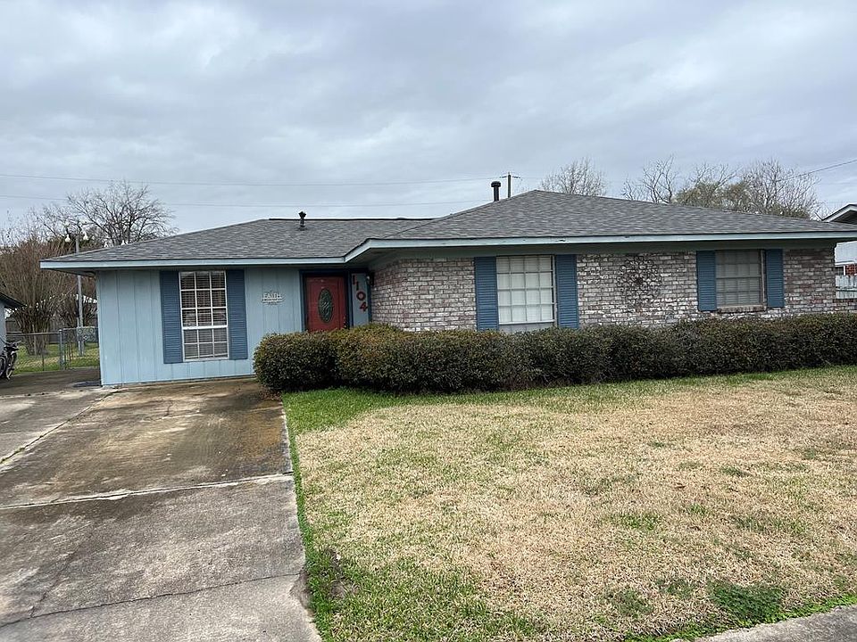 1st image of 1104 Pear St