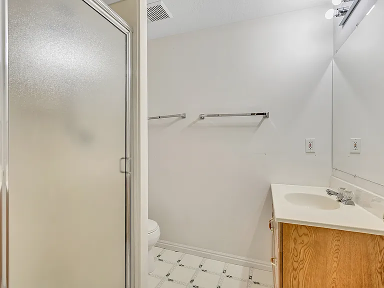 778 S 410 E — Photo 24