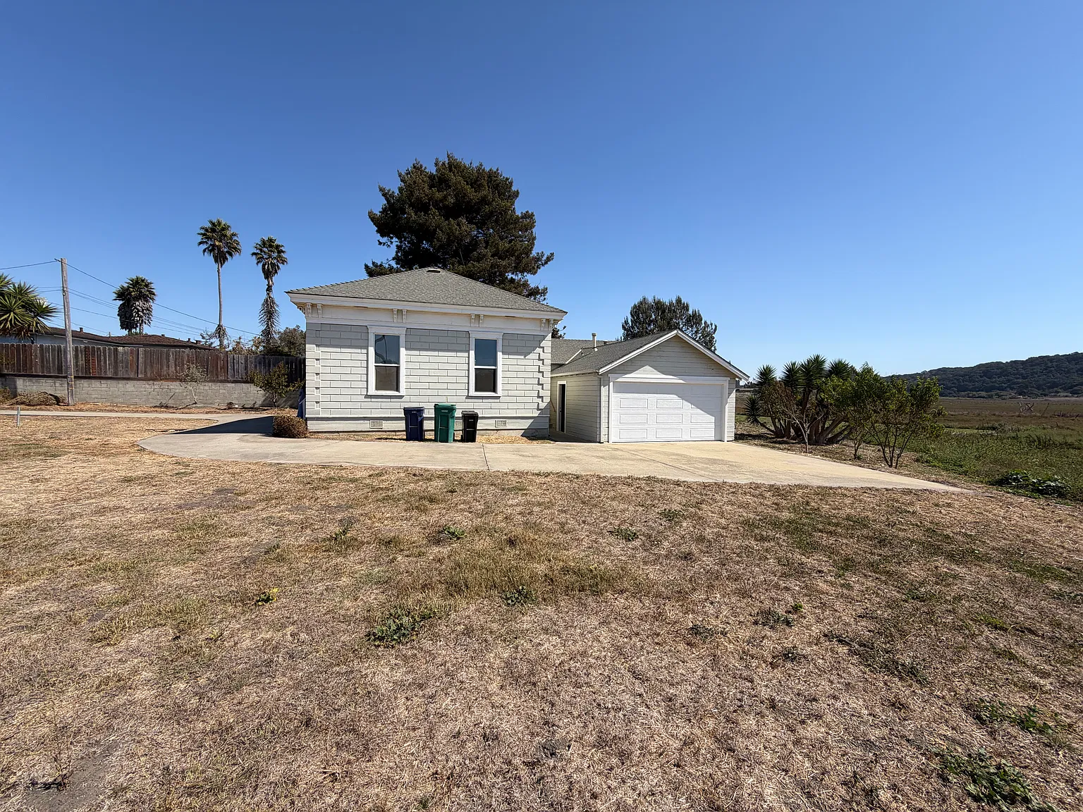 3 bed, $3,000 — Photo 2