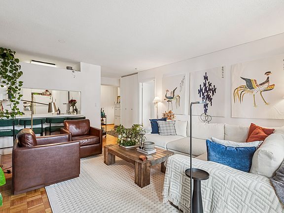 4th image of 250 E 40th St APT 21F
