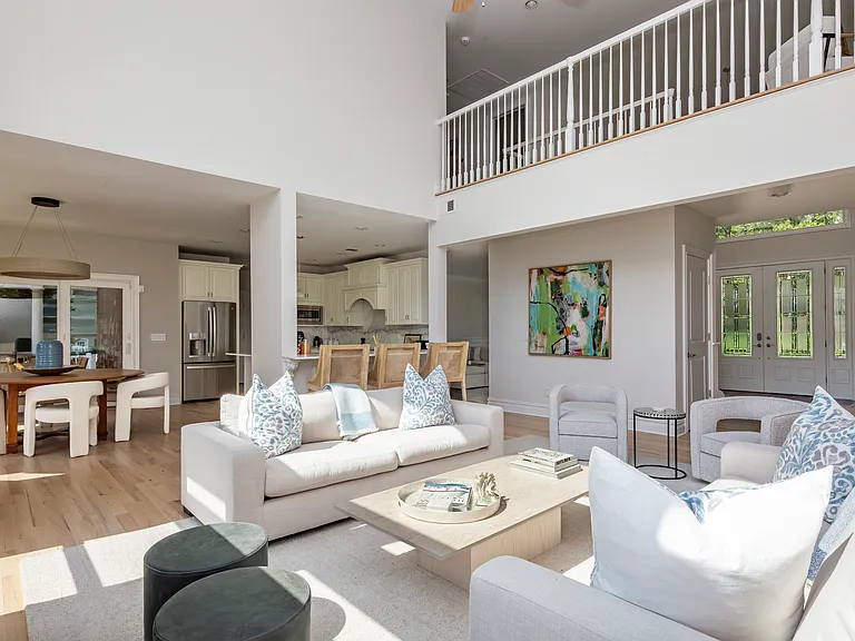 360 Canoe Place Rd — Photo 12