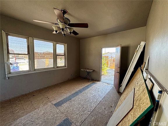 4th image of 329 Chestnut St