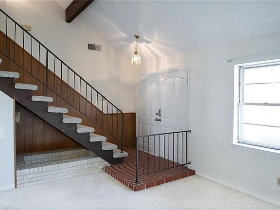 3rd image of 4717 Princeton Dr
