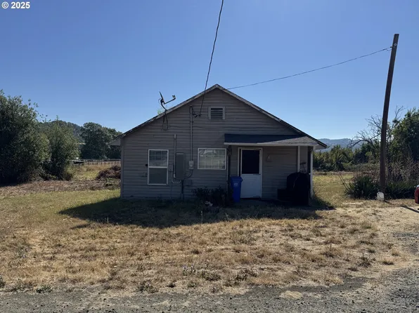 142 Stevenson Ln, Roseburg, OR 97471