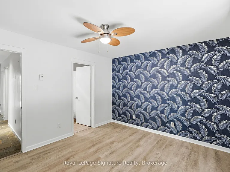 585 Oxbow Cres — Photo 18