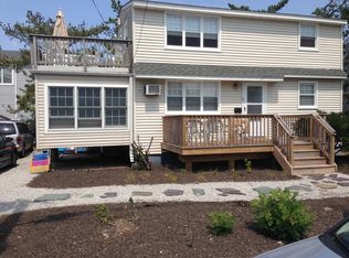17 W Carolina Ave, Beach Haven, NJ 08008