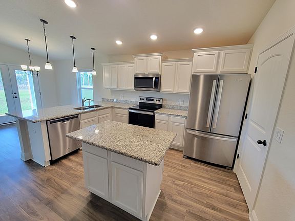 3rd image of 6182 Redberry Dr