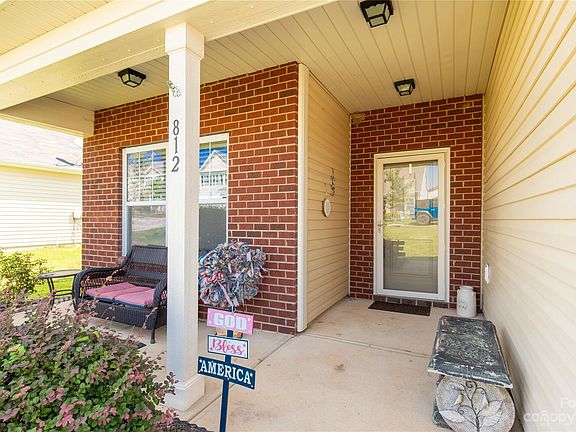 3rd image of 812 Dantzler Ct
