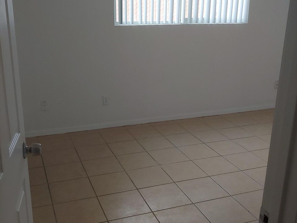 2nd image of 799 Baseline Rd APT 2