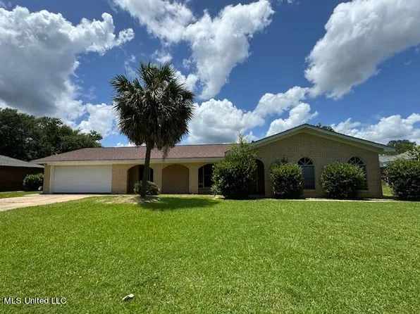 869 Auburn Dr, Biloxi, MS 39532