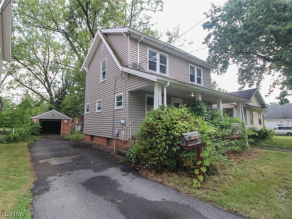 2nd image of 365 Marmion Ave