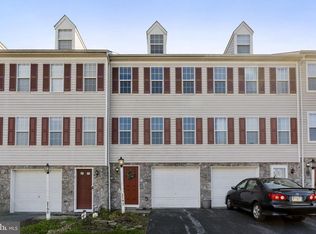 2792 Woodmont Dr, York, PA