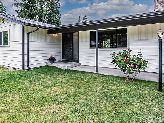 3rd image of 11319 107th Street SW