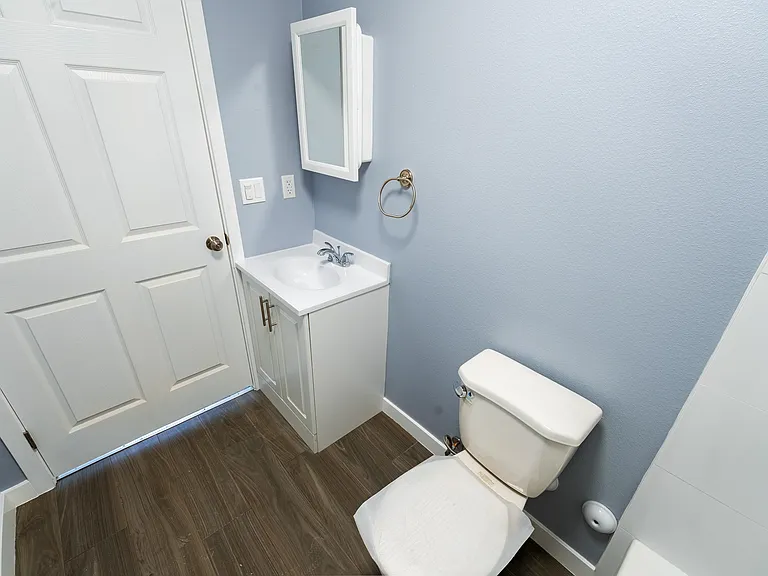 10374 Long Beach Blvd #1C — Photo 32