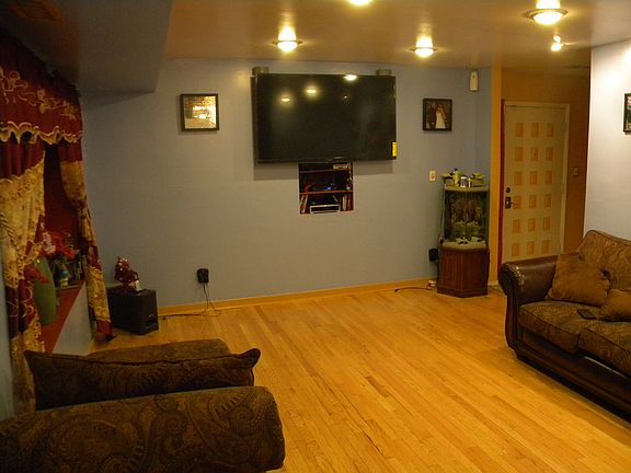 2nd image of 9 Wolkoff Ln