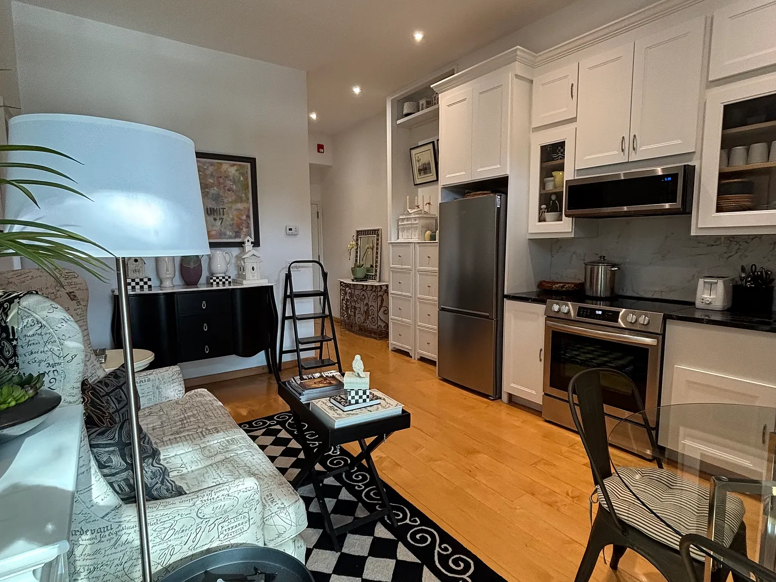 2 bed, 800 sqft, $2,950 — Photo 4