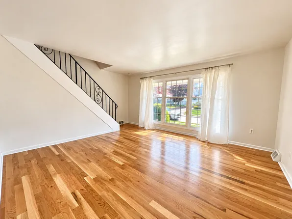 238 Bailey Rd, Bryn Mawr, PA 19010