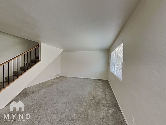 4th image of 944 N Desert Ave APT B
