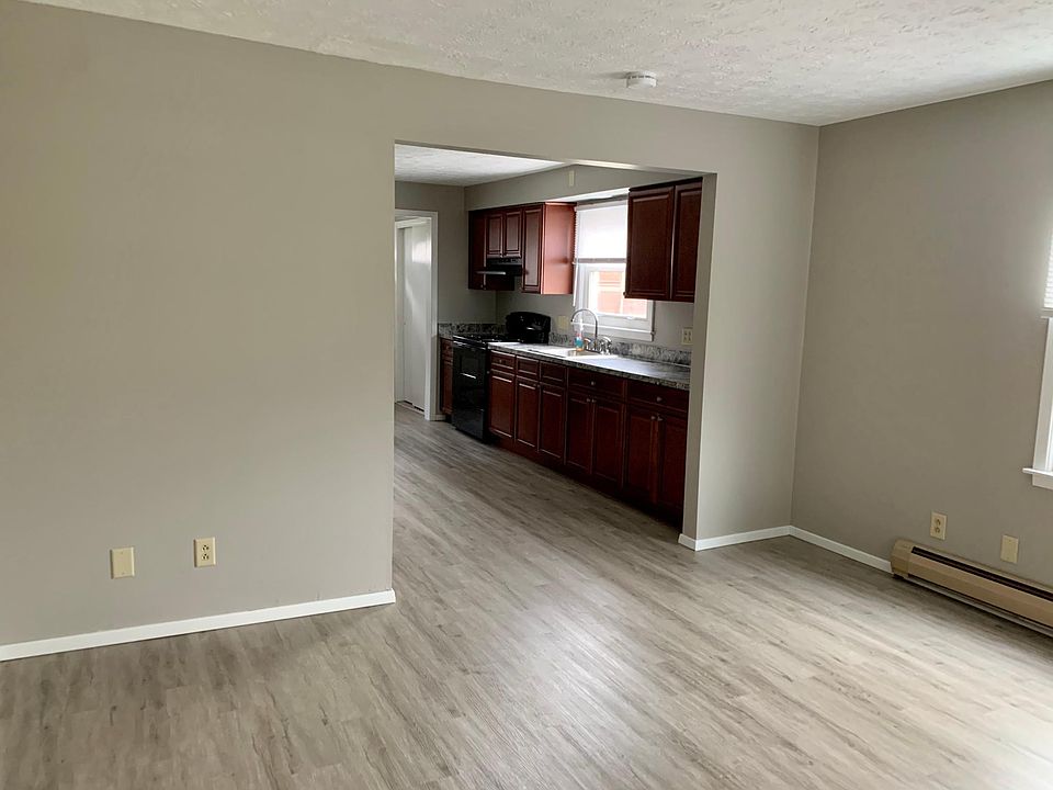 Living room going into kitchen