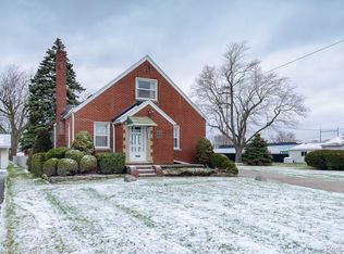 27610 Wick Rd, Romulus, MI 48174