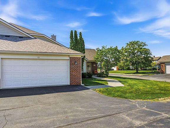4th image of 13 Greenhedge Cir