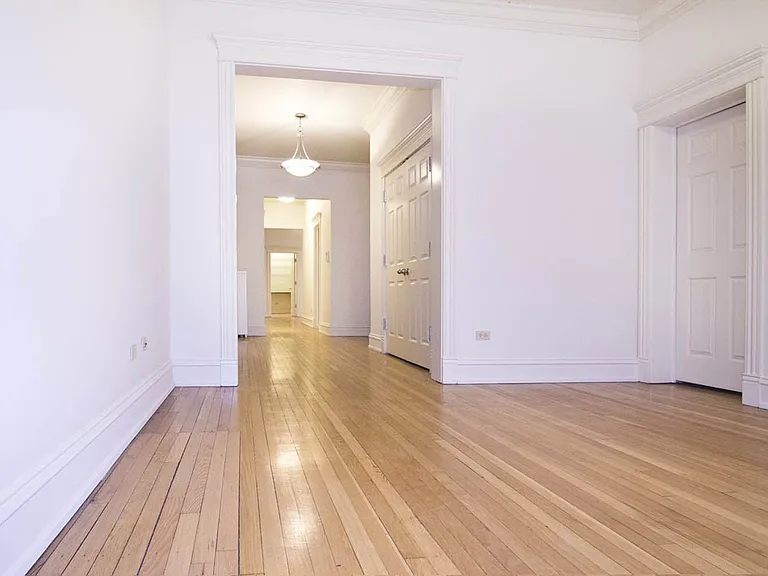 5533 S. Blackstone — Photo 5