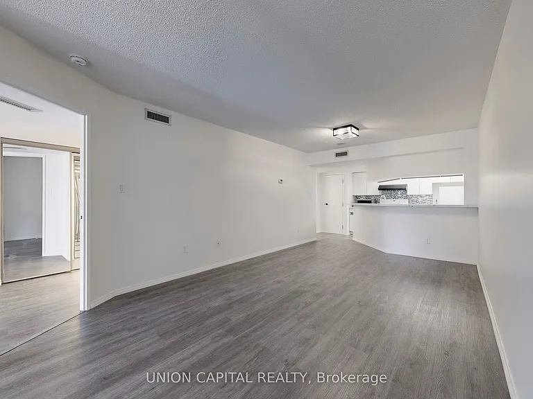 1001 Bay St #1009 — Photo 14