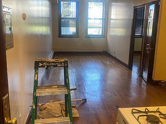 3rd image of 350 Soundview Ave APT 1B