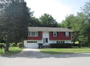 19 Victoria Dr, Webster, MA 01570