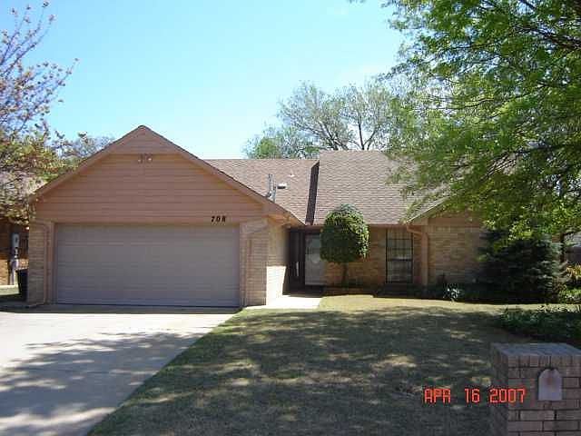 Home for Sale in Midwest City, Oklahoma $149,900