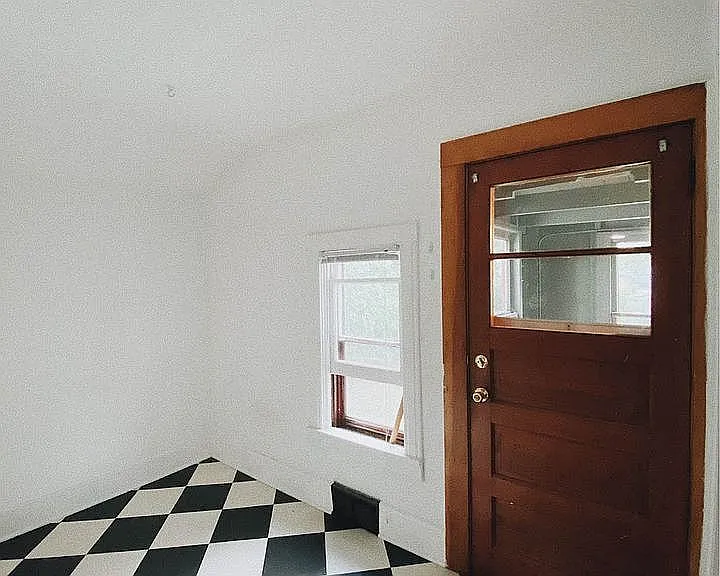 1702 Grand St NE #2 — Photo 10