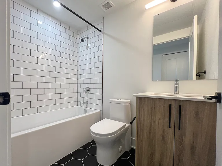 377 Winona Ave — Photo 22