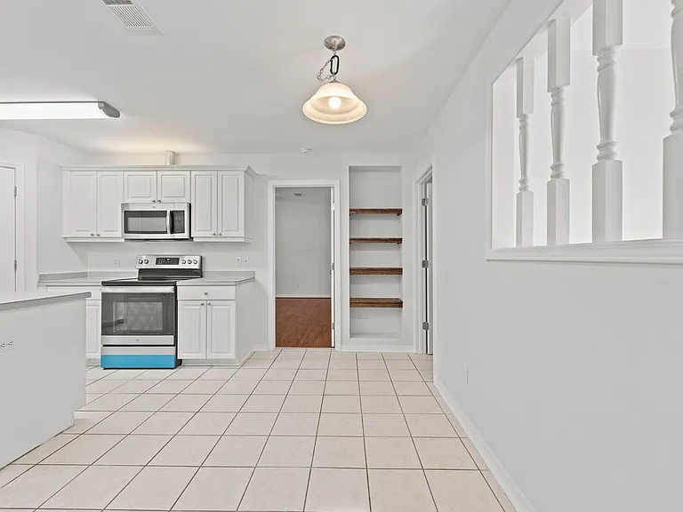 4407 Southminster Cir — Photo 15