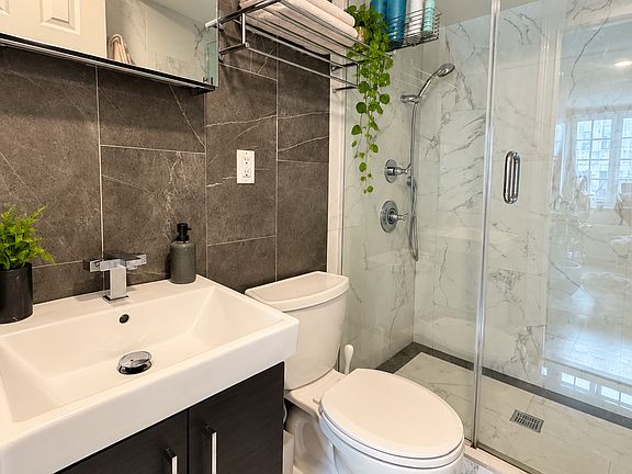 4th image of 102 Greenwich Ave APT 5