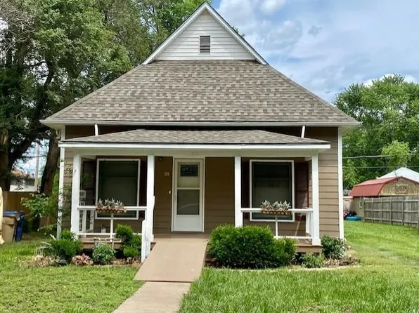318 N Linden St, Belle Plaine, KS 67013