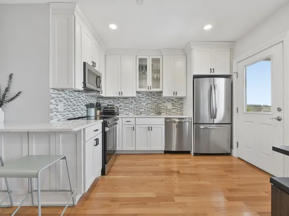 214-216 E Eagle St #5, Boston, MA 02128
